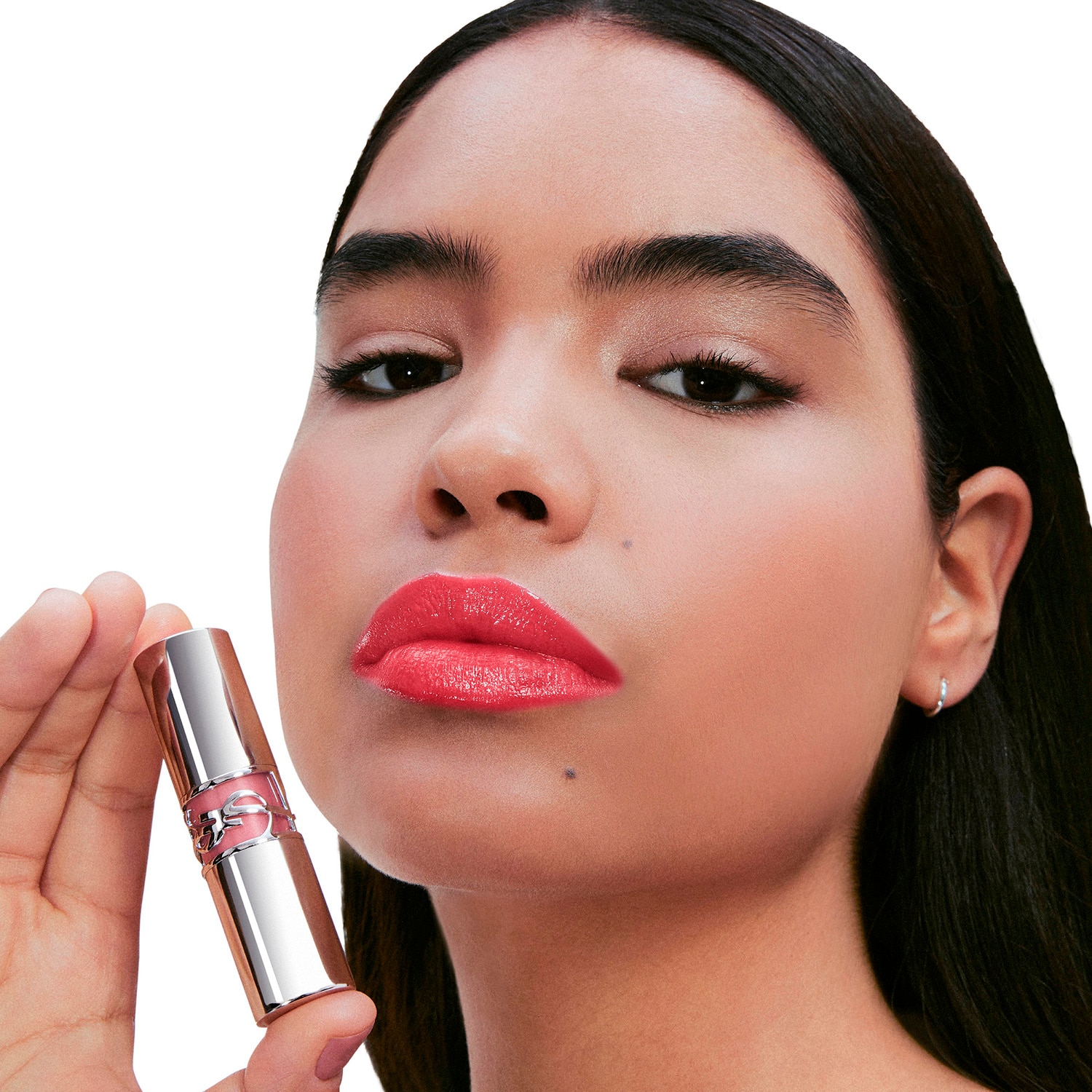 LOVESHINE EL NUEVO LABIAL DE ALTO BRILLO (LABIAL EN BARRA CON EFECTO BRILLOSO)
